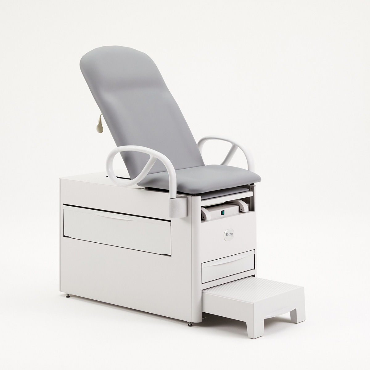 What are the technical specs for the Brewer 1000 Versa Exam Table?